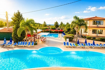 До плажа в Калабрия, Италия: Полет + 7 нощувки All Inclusive в луксозния CLUB ESSE AQUILIA