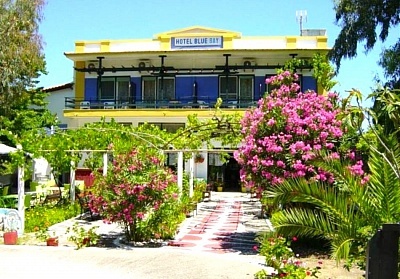 На 40м. от плажа на о. Тасос! 3+ нощувки на човек в Blue Bay Beach Hotel, Кинира, Гърция