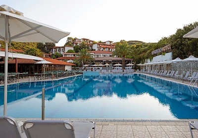 На 150м. от плажа в Урануполи! 4+ нощувки на човек на база All Inclusive + басейн, чадър и шезлонг на плажа в хотел Aristoteles Holiday Resort & Spa****, Гърция