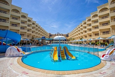 Почивка в AMC ROYAL HOTEL & SPA 5*, Хургада, Египет! Чартърен полет от София + 7 нощувки на човек на база All Inclusive!