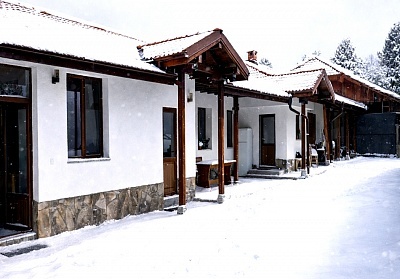 Почивка в Априлци: Нощувка за 14 човека в напълно оборудвана къща