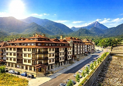 Почивка в Банско с арома масаж, закуски, вечери и топъл басейн