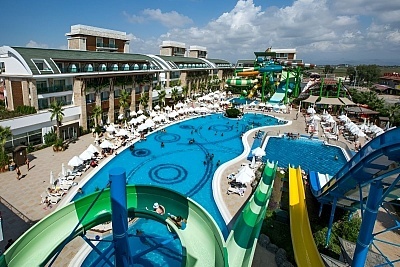 Почивка в Белек: Ultimate All Inclusive и басейни в Crystal Waterworld Resort & Spa