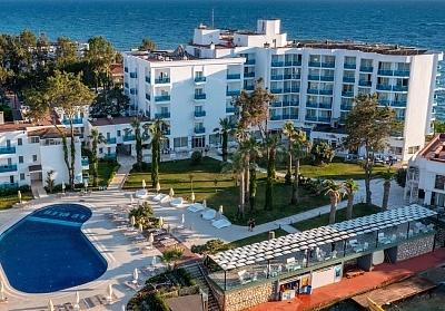 Почивка в LE BLEU HOTEL & RESORT 5*, Кушадасъ, Турция. Чартърен полет от София + 7 нощувки на човек на база Ultra All Inclusive!