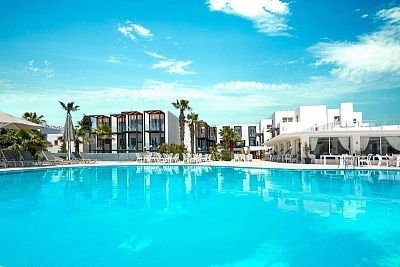 Почивка в Бодрум на първа линия в CHARM BEACH HOTEL 4* с чартърен полет и All Inclusive