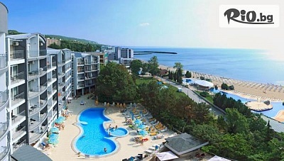 Почивка на брега на морето в Златни пясъци през Юли! Нощувка на база All Inclusive + външен и вътрешен басейн с детски секции, чадър и шезлонг, от Хотел Луна 4*