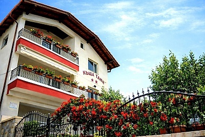 Почивка в Добринище: Нощувка в къща за гости Таня сред Пирин планина