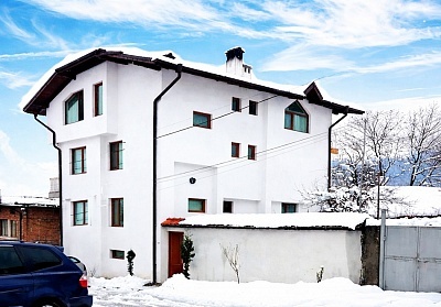 Почивка в Добринище: Нощувка в уютната Къща за гости Байракови