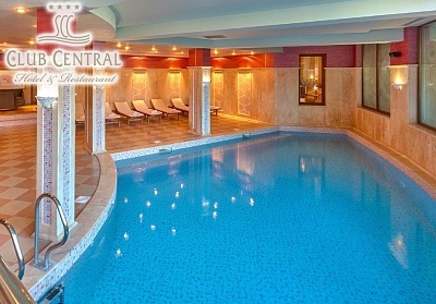 Почивка в Хисаря, хотел Клуб Централ: Нощувка със закуска и минерален басейн