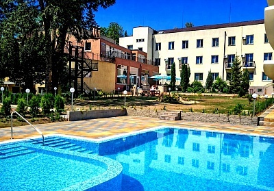 Почивка в хотел Дружба 1 в Банкя с включени готови за изхранване опции