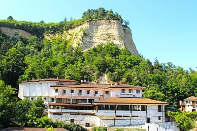 Почивка в хотел Мелник сред пясъчните пирамиди