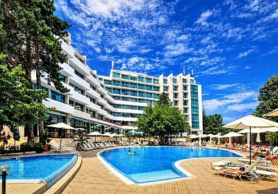 Почивка в хотел Мирамел**** в Златни пясъци с All Inclusive и външен басейн
