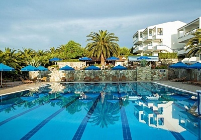 Почивка в хотел Xenios Port Marina***, Пефкохори, Гърция! 5+ нощувки със закуски и вечери на човек + басейн