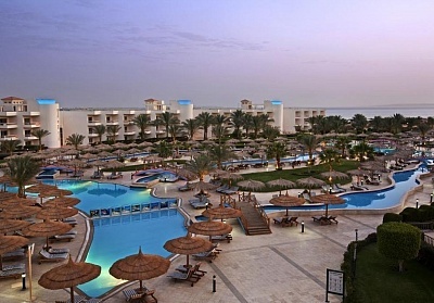  Почивка в HURGHADA LONG BEACH RESORT 4*, Хургада, Египет! Чартърен полет от София + 7 нощувки на човек на база All Inclusive! 