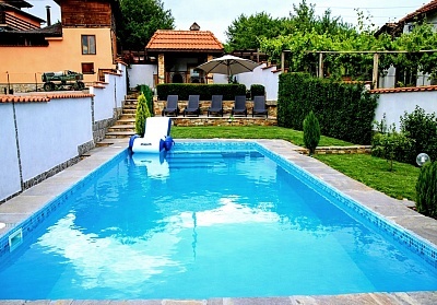 Почивка в известния СПА курорт Огняново с външен минерален басейн