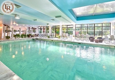 Почивка в Св. св. Константин и Елена: Релакс и минерален басейн в хотел Естрея