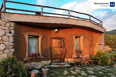 Еко къща Зeмлянка в Лещен - почивка със самостоятелна къща и отопляем външен басейн