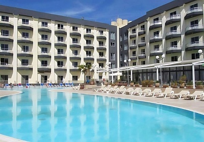 Почивка в Малта: самолетен билет с 4 нощувки в Topaz Hotel