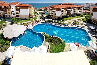 Почивка на море в Свети Влас: Апарт хотел Райска градина**** с басейни