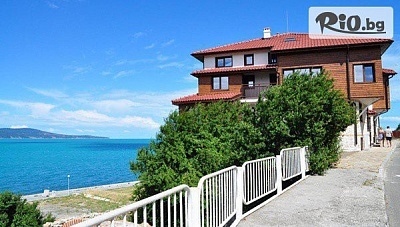Почивка в Несебър: Нощувка с гледка към морето за шестима от Villa Elea