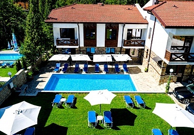 Почивка в Огняново: Луксозен апартамент с минерален басейн и закуска