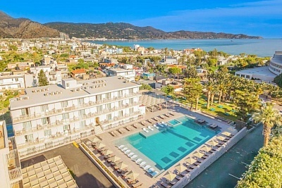 Почивка на остров Крит в Гърция: Полет от София и 7 нощувки в хотел Marilena 4*