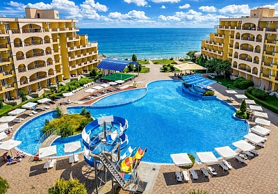 Почивка на първа линия в Ахелой: Плаж, басейн и All-Inclusive в Мидия Фемили Резорт