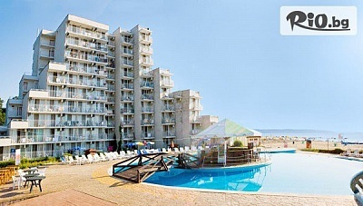 Почивка на първа линия в Албена от 8 до 21.06 и от 7 до 13.09! All Inclusive нощувка + басейн с минерална вода, 2 шезлонга и 1 чадър на плажа, от Хотел Елица