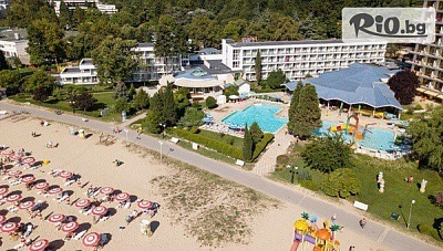 Почивка на първа линия в Албена от 8 до 21 Юни и от 7 до 13 Септември! All Inclusive нощувка + басейн, 2 шезлонга и 1 чадър на плажа от Хотел Калиакра Маре 4*