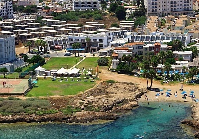 Почивка в PENELOPE BEACH HOTEL & APARTMENTS 3*, Кипър! Чартърен полет от София + 7 нощувки на човек със закуски и вечери