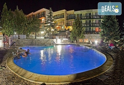 Почивка през есента в хотел Виталис, Пчелин! 1 нощувка на база All inclusive, ползване на сауна, минерален външен и вътрешен басейн, безплатно за деца до 3.99 г.
