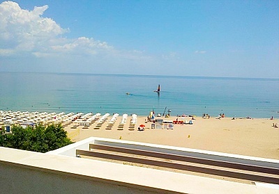 Почивка през септември в Созопол: Нощувка в апаратхотел Азур на първа линия