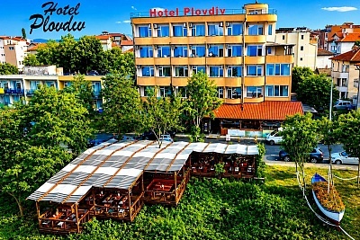 Почивка в Приморско: Хотел Пловдив с включени закуска и вечеря