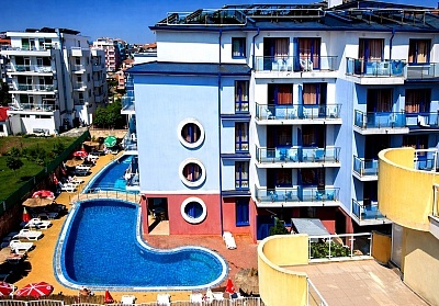 Почивка в Приморско с настаняване и изхранване в Хотел Надя