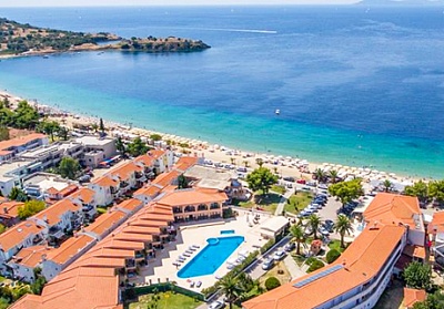  Почивка и релакс на първа линия в Торони! Нощувка, закуска, обяд и вечеря + басейн в Toroni Blue Sea Hotel &amp; Spa***, Гърция! 