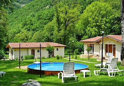 Почивка в Рила планина: комфорт и релакс в комплекс Валдис с басейн