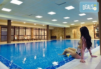 Почивка в Роял Банско Апартмънтс 3*, Банско! Нощувка All Inclusive Light с включен пакет "Релакс", 3 джакузита с минерална вода, вътрешен отопляем минерален басейн и финландска сауна, безплатно за дете до 11.99 г.