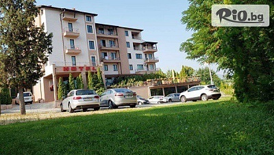 Почивка в Сандански до 23 Декември - важи за празници! Нощувка със закуска и възможност за обяд и вечеря + вътрешен топъл басейн и релакс зона, от Хотел Time out