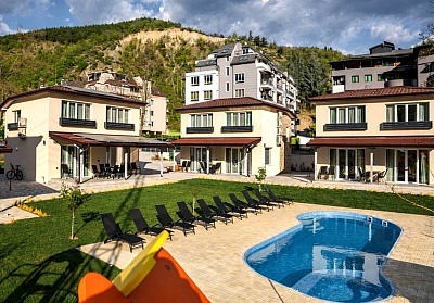 Почивка в Сандански с джакузи и сауна в гост къща Еневи