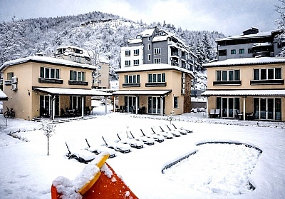 Почивка в Сандански: Самостоятелна къща с джакузи и сауна за шестима