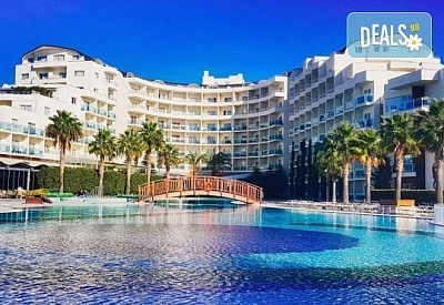 Почивка в Sealight Resort Hotel 5*, Кушадасъ, Турция! 5 или 7 нощувки на база Ultra All Inclusive, възможност за транспорт