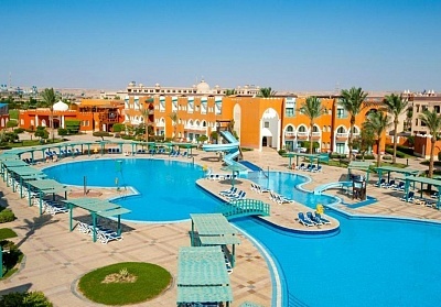 Почивка в SUNRISE GARDEN BEACH RESORT 5*, Хургада, Египет! Чартърен полет от София + 7 нощувки на човек на база All Inclusive!