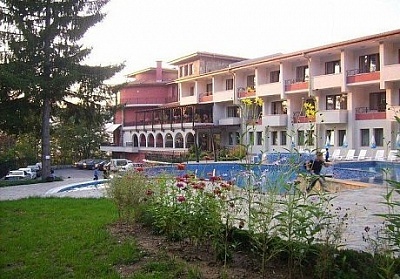 Почивка в Троянския Балкан! Нощувка + басейн за 29 лв. в Парк хотел Троян
