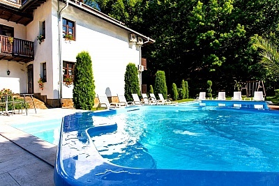 Почивка в Троянския балкан: забележителен престой в хотел Биле с релакс басейни и джакузи