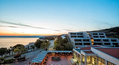 Почивка на Урануполи в Хотел THEOXENIA 4* - нощувка, закуска, вечеря, безплатен чадър и шезлонг на плажа, открит басейн /10.07.2021 г. - 23.07.2021 г. или 17.08.2021 г. - 30.08.2021 г./