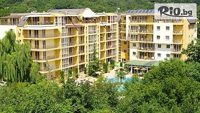 Почивка в Златни пясъци от 1 до 18 Юни! Нощувка с възможност за закуска и вечеря + външен басейн, безплатен паркинг, тенис корт и дете до 12 г. Безплатно, от ДЖОЯ Парк комплекс 4*