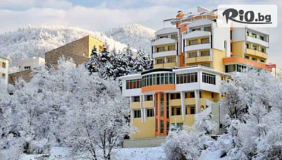 Празнувай Свети Валентин в Смолян: Дикас Хотел със закуски и вечеря