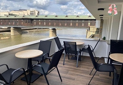 Празнувайте 8-ми март в Ловеч с музикална програма и релакс зона в хотел Покрит Мост