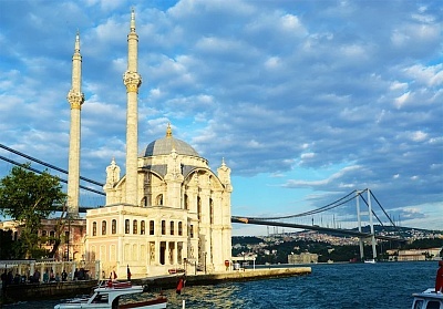 Предколедна екскурзия до Истанбул! Транспорт + 2 нощувки на човек със закуски + панорамна обиколка на Истанбул. Тръгване от София с Караджъ Турс 