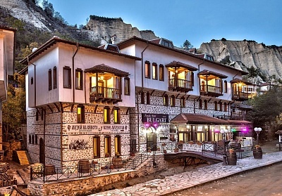 Престой с закуска и вечеря в семеен хотел Булгари, Мелник